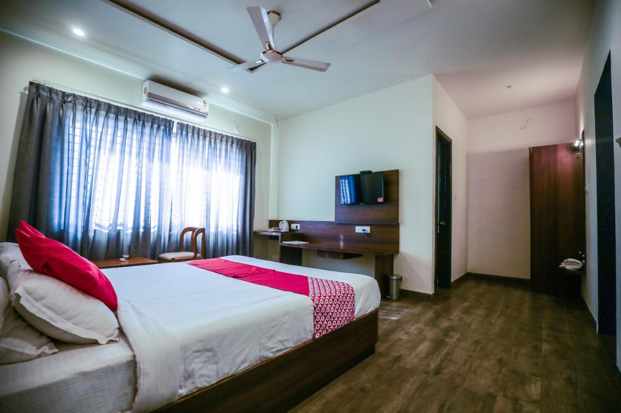 Hotel The Cult Хубли Екстериор снимка
